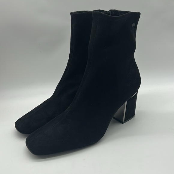 DKNY Cavale Square Toe Heeled Sock Boots Black Size 9 NWT - Picture 4 of 10